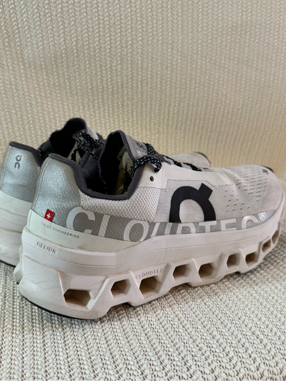 On Cloudmonster Women’s Size 8.5 White Gray Running Shoes CloudTec EU 40 Read - Picture 7 of 10